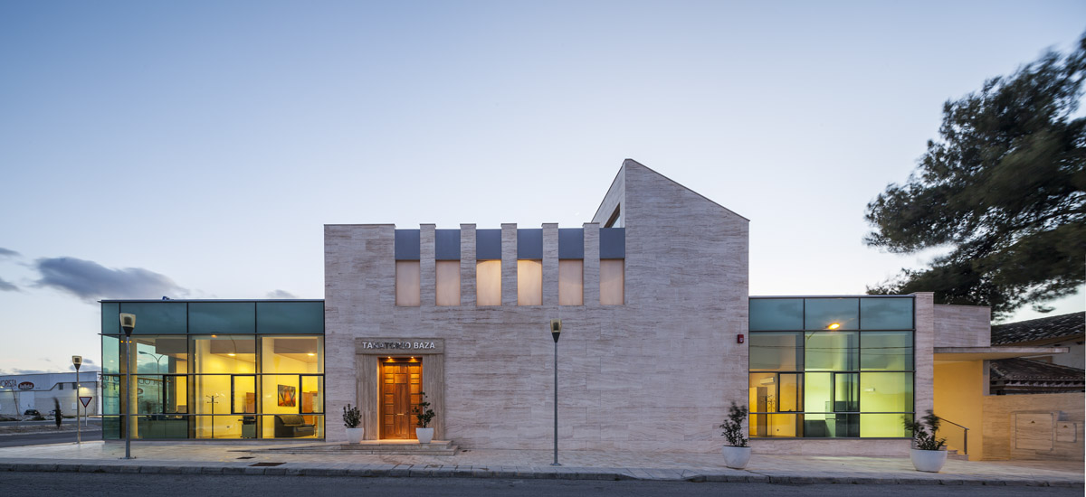 ALT + BAZA NOCHE ENTRADA