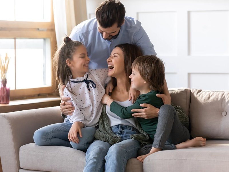 Imagen de abrazo familiar