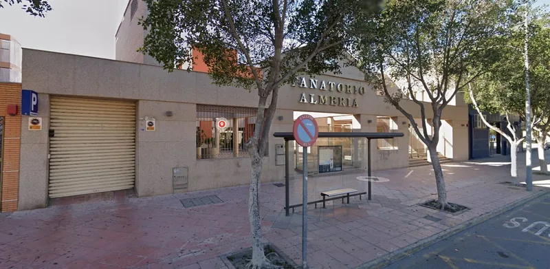 Fachada de Funeraria en Almería