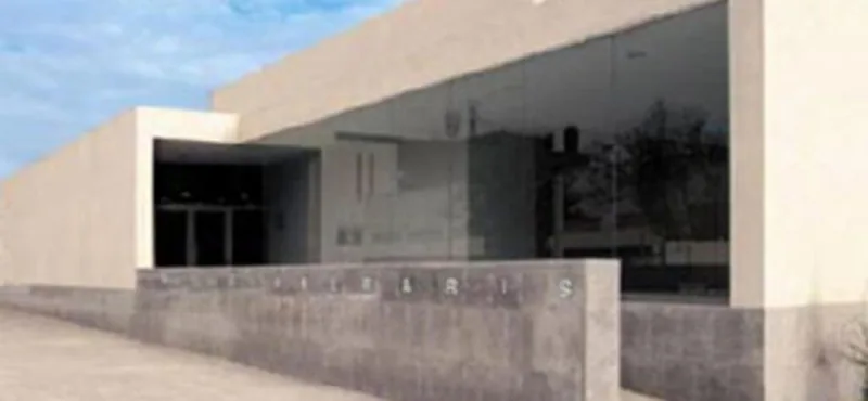 Fachada y acceso de Cementerio Sant Just Desvern: Servicios Funerarios en