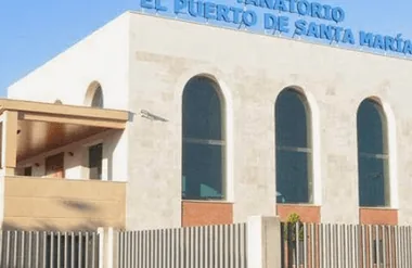 Fachada y acceso de Tanatorio El Puerto de Santa María, Cádiz