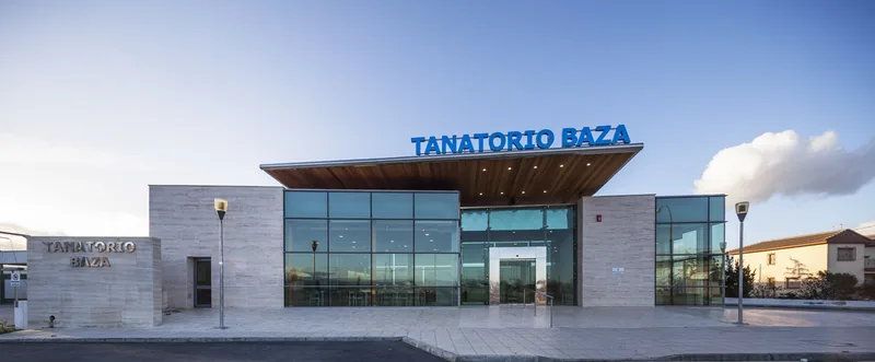 Acceso principal de Tanatorio en Baza