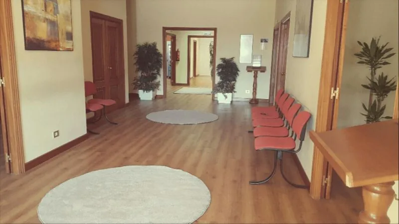 Instalaciones interiores de Tanatorio Lalín. Servicios Funerarios Lalín, Pontevedra.