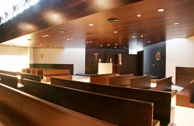 Instalaciones interiores de Tanatorio Santiago de Compostela. Servicios Funerarios Santiago de Compostela, La Coruña.