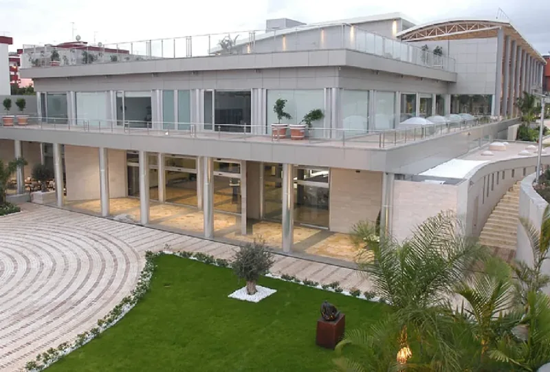 Zona exterior de Tanatorio-crematorio en Las Palmas